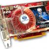 Sapphire Radeon X850 XT Platinum Edition : Scheda video con sfondo<br>rosso